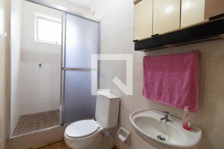Banheiro de apartamento à venda com 1 quarto, 41m² em Vila Nova, Porto Alegre