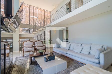 Sala de casa à venda com 3 quartos, 400m² em Teresópolis, Porto Alegre