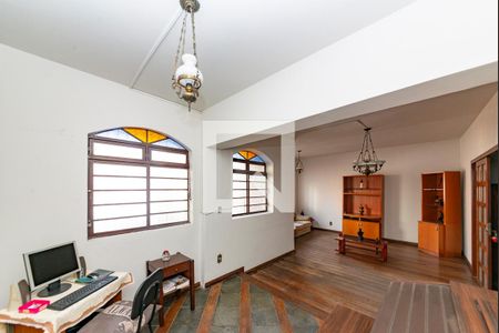 Sala 1 de casa à venda com 5 quartos, 240m² em Carlos Prates, Belo Horizonte