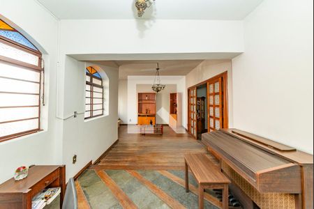 Sala 1 de casa à venda com 5 quartos, 240m² em Carlos Prates, Belo Horizonte