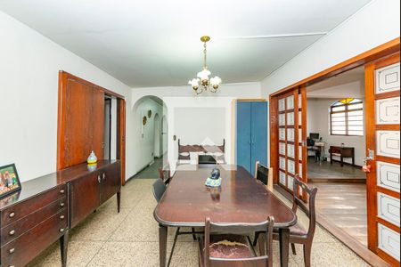Sala 2 de casa à venda com 5 quartos, 240m² em Carlos Prates, Belo Horizonte