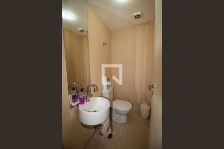 Lavabo de apartamento à venda com 4 quartos, 134m² em Jardim Olympia, São Paulo