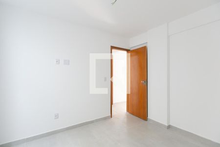 Quarto 1 de apartamento à venda com 2 quartos, 40m² em Parque Sonia, São Paulo