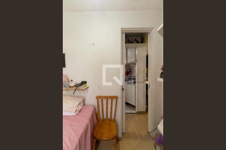 Quarto 1 de apartamento para alugar com 2 quartos, 46m² em Cic, Curitiba