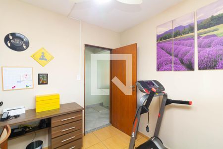 Quarto 2 de casa à venda com 3 quartos, 300m² em Jardim Lucinda, São Paulo