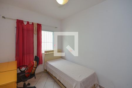 Quarto 2 de casa para alugar com 3 quartos, 120m² em Vila Marari, São Paulo