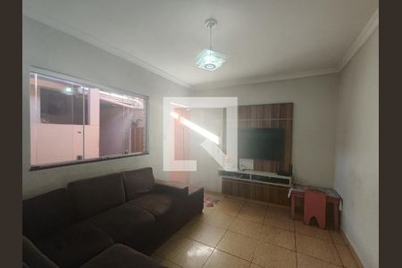 Sala 2 de casa à venda com 4 quartos, 200m² em Carajás, Contagem