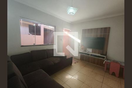 Sala 2 de casa à venda com 4 quartos, 200m² em Carajás, Contagem