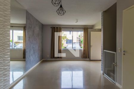 Sala de casa de condomínio para alugar com 3 quartos, 84m² em Bairro Jardim Nossa Senhora das Graças, Cotia