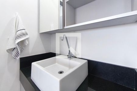 Banheiro de apartamento para alugar com 1 quarto, 39m² em Parque Industrial, Campinas