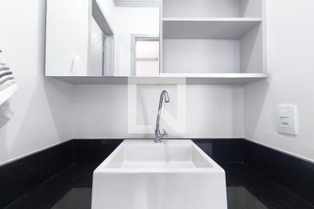 Banheiro de apartamento para alugar com 1 quarto, 39m² em Parque Industrial, Campinas