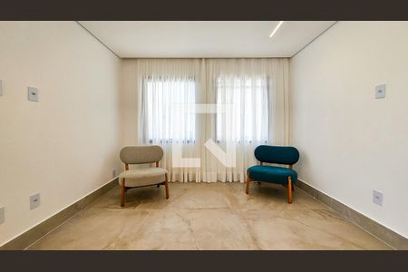 Sala de casa de condomínio para alugar com 4 quartos, 460m² em Jardim Prudência, São Paulo