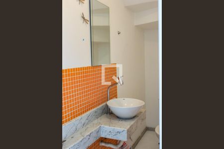 Lavabo de casa de condomínio para alugar com 3 quartos, 110m² em Jardim Passargada I, Cotia