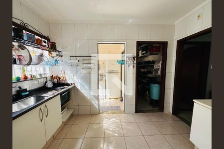 Casa à venda com 3 quartos, 152m² em Jardim Itamarati, Campinas