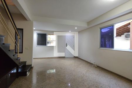 Sala de casa de condomínio à venda com 3 quartos, 103m² em Pechincha, Rio de Janeiro