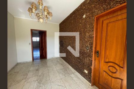 Sala de casa para alugar com 2 quartos, 890m² em Jardim Central, Cotia