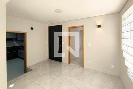 Sala de casa de condomínio à venda com 3 quartos, 410m² em Chácara Morada Mediterrânea, Jundiaí