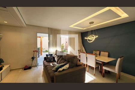 Sala de casa de condomínio à venda com 3 quartos, 130m² em Medeiros, Jundiaí