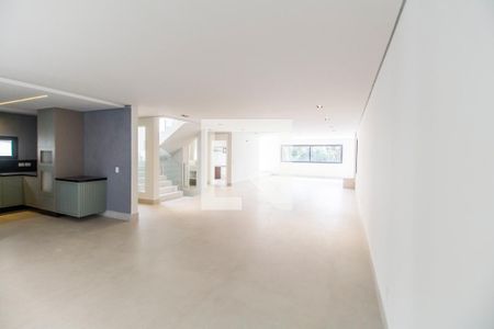 Sala de casa à venda com 4 quartos, 557m² em Residencial Quatro (Alphaville), Santana de Parnaíba