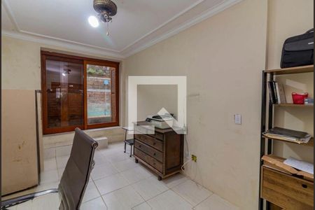 Escritório de casa à venda com 3 quartos, 308m² em Espírito Santo, Porto Alegre
