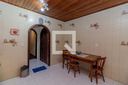 Cozinha de casa à venda com 3 quartos, 308m² em Espírito Santo, Porto Alegre