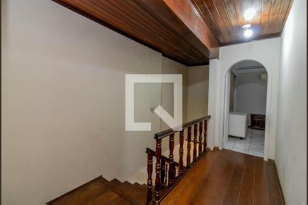 Corredor de casa à venda com 3 quartos, 308m² em Espírito Santo, Porto Alegre