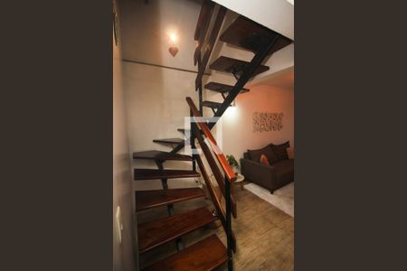 Escada de casa de condomínio à venda com 3 quartos, 142m² em Medianeira, Porto Alegre