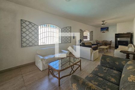 Sala de casa para alugar com 4 quartos, 400m² em Jardim Virginia, Guarujá