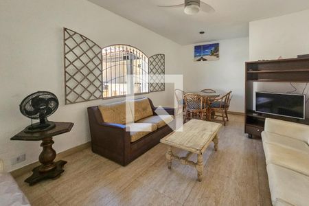 Sala de casa para alugar com 4 quartos, 400m² em Jardim Virginia, Guarujá