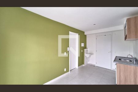 Sala/Cozinha de apartamento para alugar com 1 quarto, 28m² em Parque Industrial Tomas Edson, São Paulo