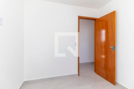 Quarto 1 de apartamento para alugar com 2 quartos, 40m² em Parque Sonia, São Paulo
