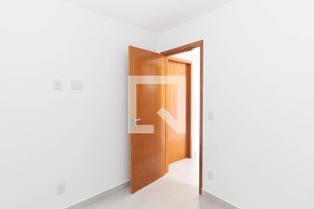 Quarto 1 de apartamento para alugar com 2 quartos, 40m² em Parque Sonia, São Paulo