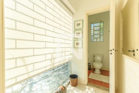 Lavabo da Sala 1 de casa para alugar com 4 quartos, 200m² em Petrópolis, Porto Alegre