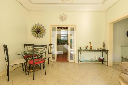 Sala 1 de casa para alugar com 4 quartos, 200m² em Petrópolis, Porto Alegre