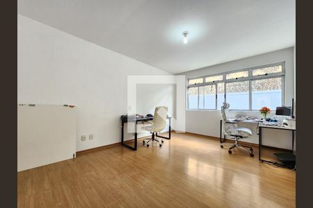 Quarto de casa à venda com 3 quartos, 356m² em Mangabeiras, Belo Horizonte