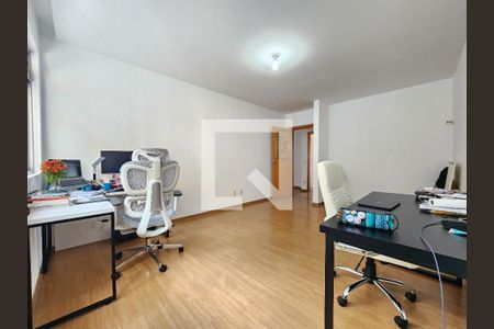 Quarto de casa à venda com 3 quartos, 356m² em Mangabeiras, Belo Horizonte