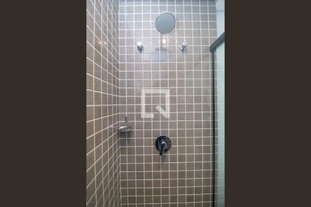 Banheiro de kitnet/studio para alugar com 1 quarto, 23m² em Centro Histórico, Porto Alegre