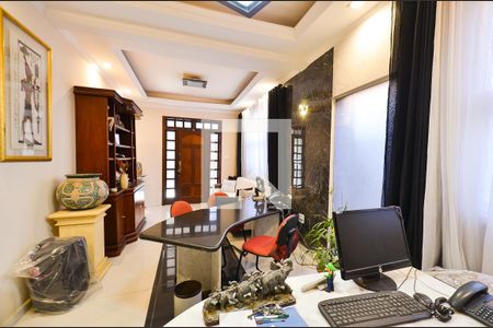 Sala de casa para alugar com 6 quartos, 400m² em Santa Tereza, Belo Horizonte