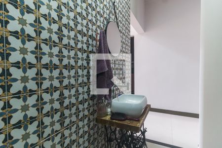 Lavabo de casa de condomínio para alugar com 4 quartos, 345m² em Jardim Sao Pedro, Mogi das Cruzes