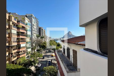 Sala - vista para a Lagoa de apartamento à venda com 3 quartos, 150m² em Lagoa, Rio de Janeiro