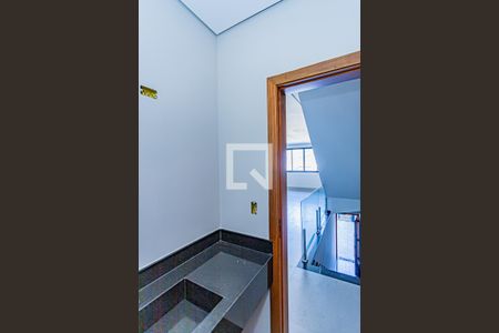 Lavabo de casa à venda com 3 quartos, 150m² em São Domingos, São Paulo