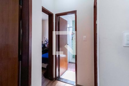 Corredor de apartamento à venda com 3 quartos, 56m² em Cenaculo, Belo Horizonte