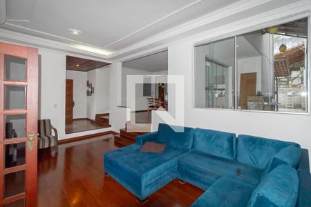 Sala 1 de casa para alugar com 5 quartos, 360m² em Dona Clara, Belo Horizonte
