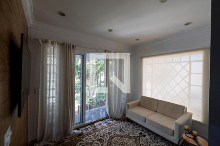 Sala de estar de casa de condomínio para alugar com 7 quartos, 390m² em Morada dos Pássaros, Barueri