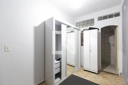 Quarto de casa para alugar com 1 quarto, 55m² em Vila Carmosina, São Paulo