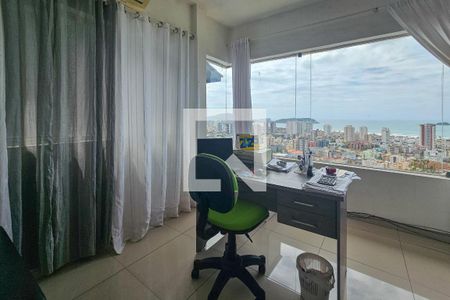 sala de casa de condomínio para alugar com 5 quartos, 330m² em Jardim Praiano, Guarujá
