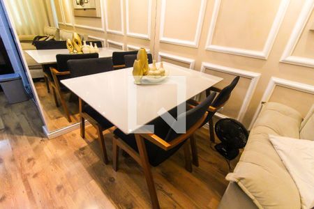 Sala de casa de condomínio à venda com 2 quartos, 70m² em Parada Xv de Novembro, São Paulo