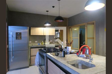 Casa à venda com 2 quartos, 300m² em Real Parque, São Paulo