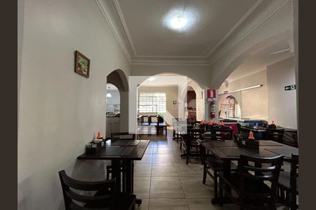 Casa à venda com 3 quartos, 199m² em Lourdes, Belo Horizonte