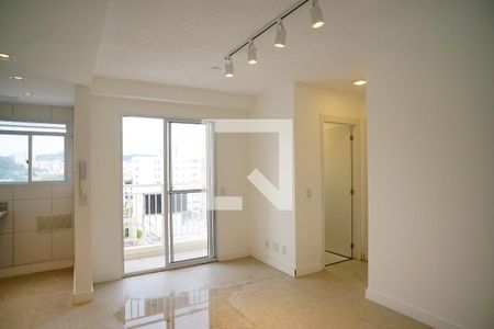 Sala de apartamento à venda com 2 quartos, 46m² em São Lourenço, Niterói